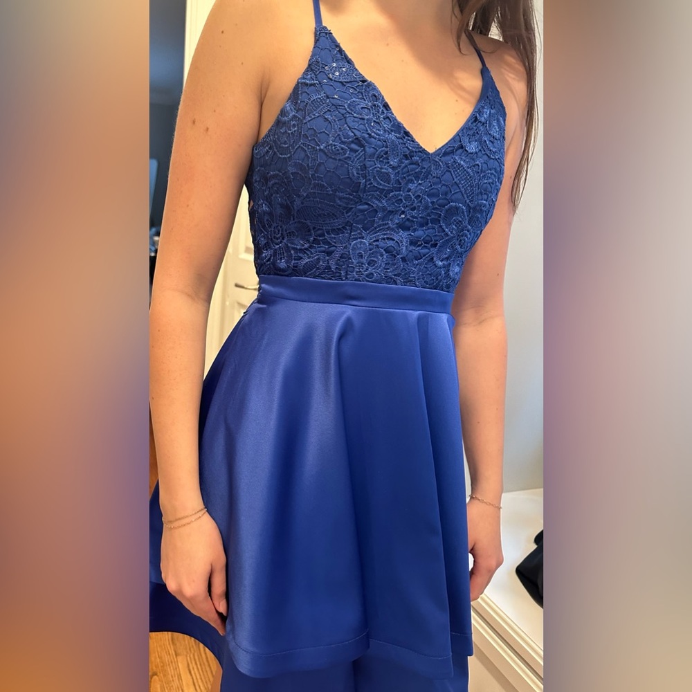 Prom season! Camille LaVie royal blue satin & lace party dress. Size 0.